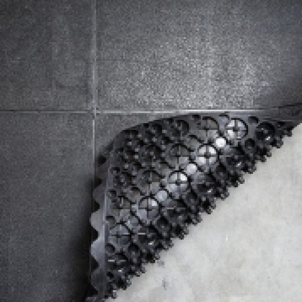 Work Mat MultiZone Rubber Mats 16mm 910mm X 910mm (Black) - Image 2